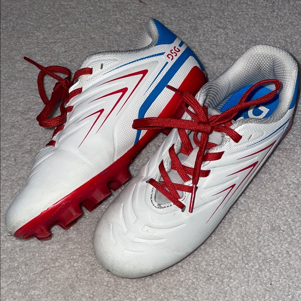 DSG youth soccer cleats, size 1